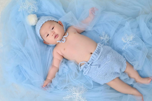 酒泉满月宝宝放屁臭